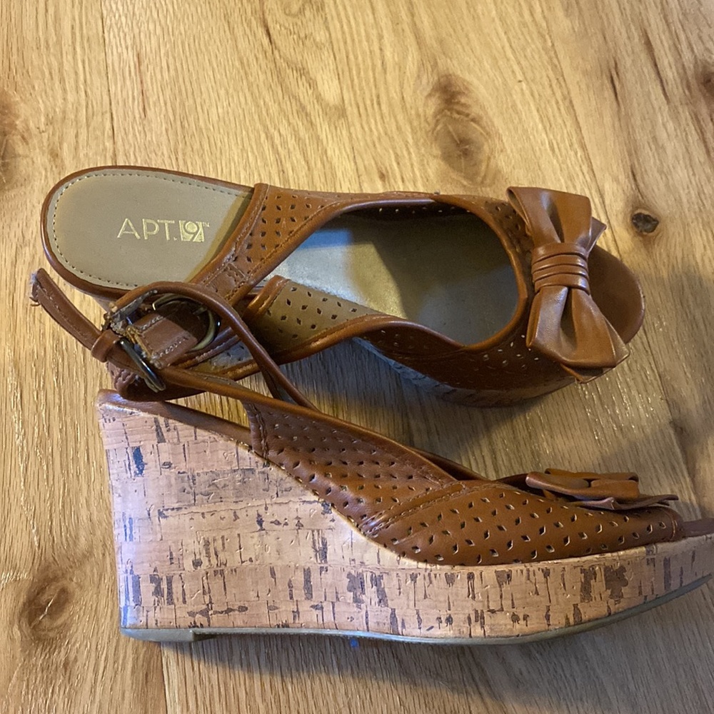 Sandals - Picture 2 of 2